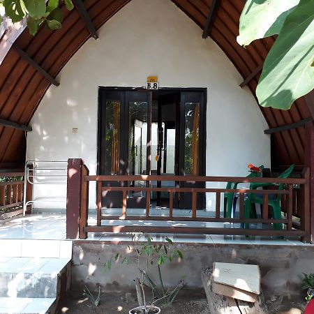 Matahari Bungalow 3 Гили Еър Екстериор снимка