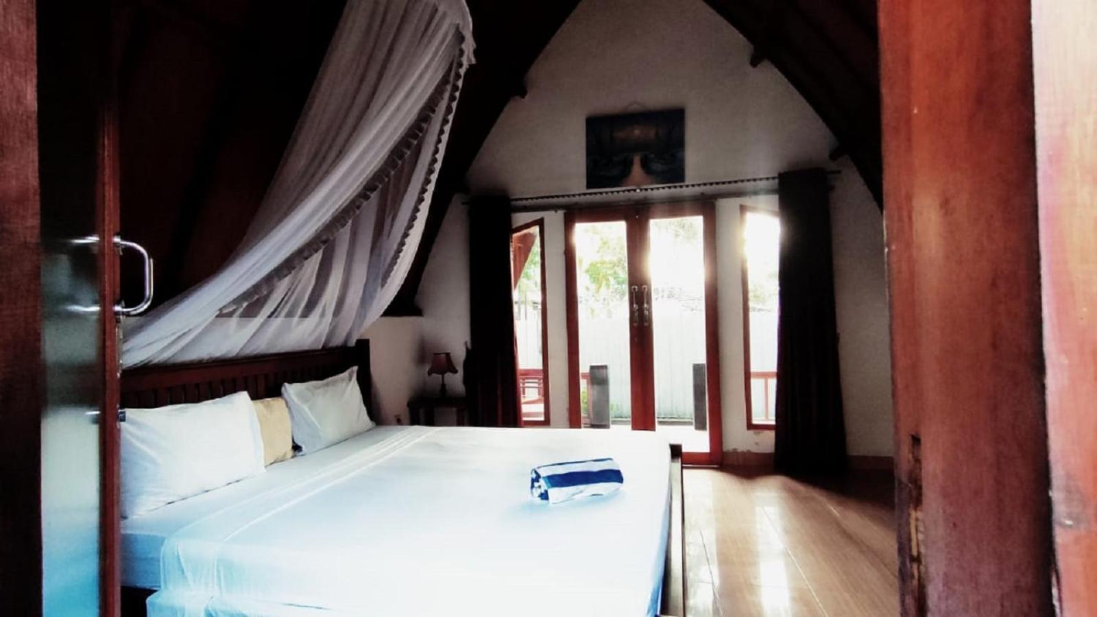 Matahari Bungalow 3 Гили Еър Екстериор снимка