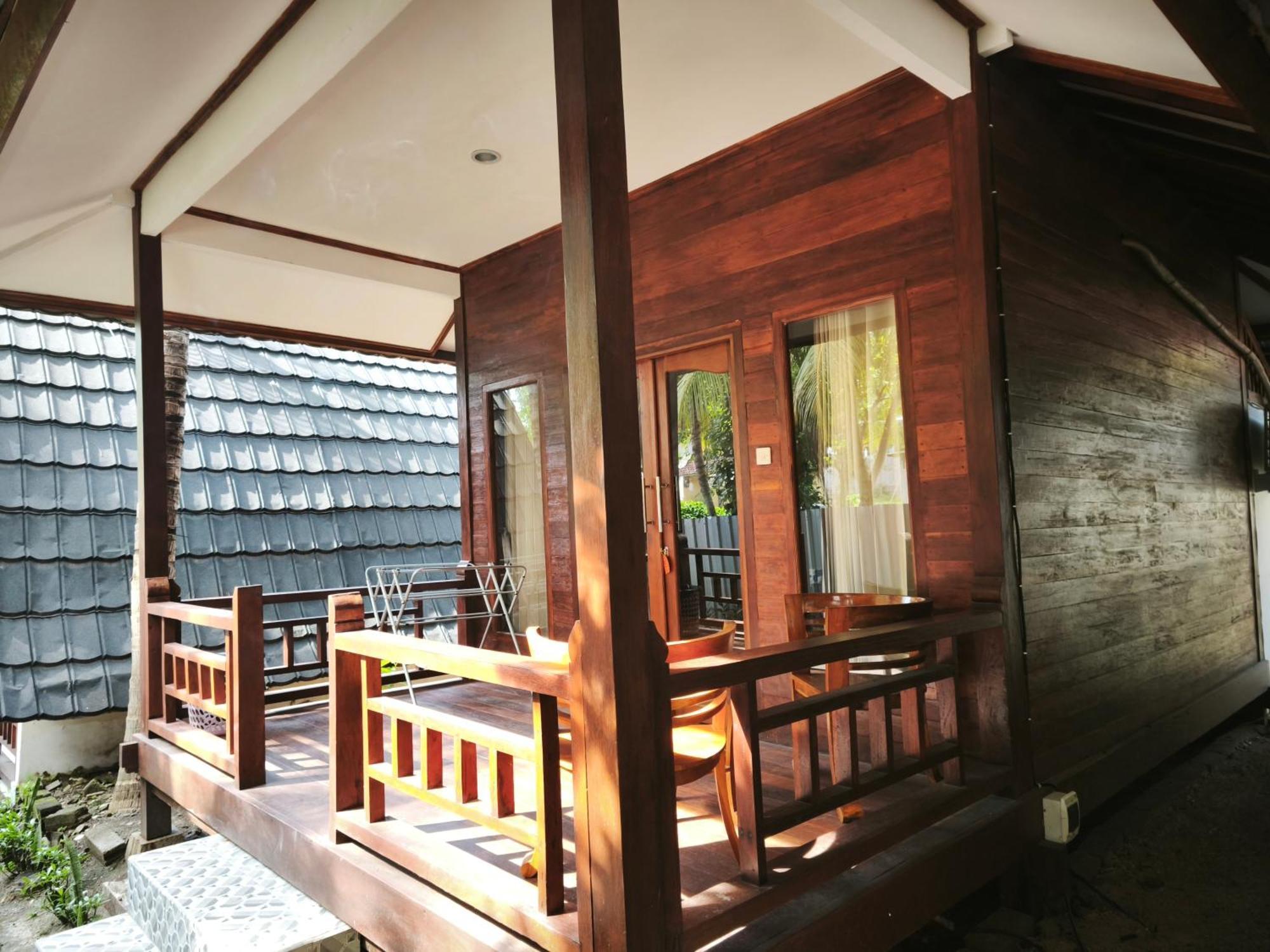 Matahari Bungalow 3 Гили Еър Екстериор снимка