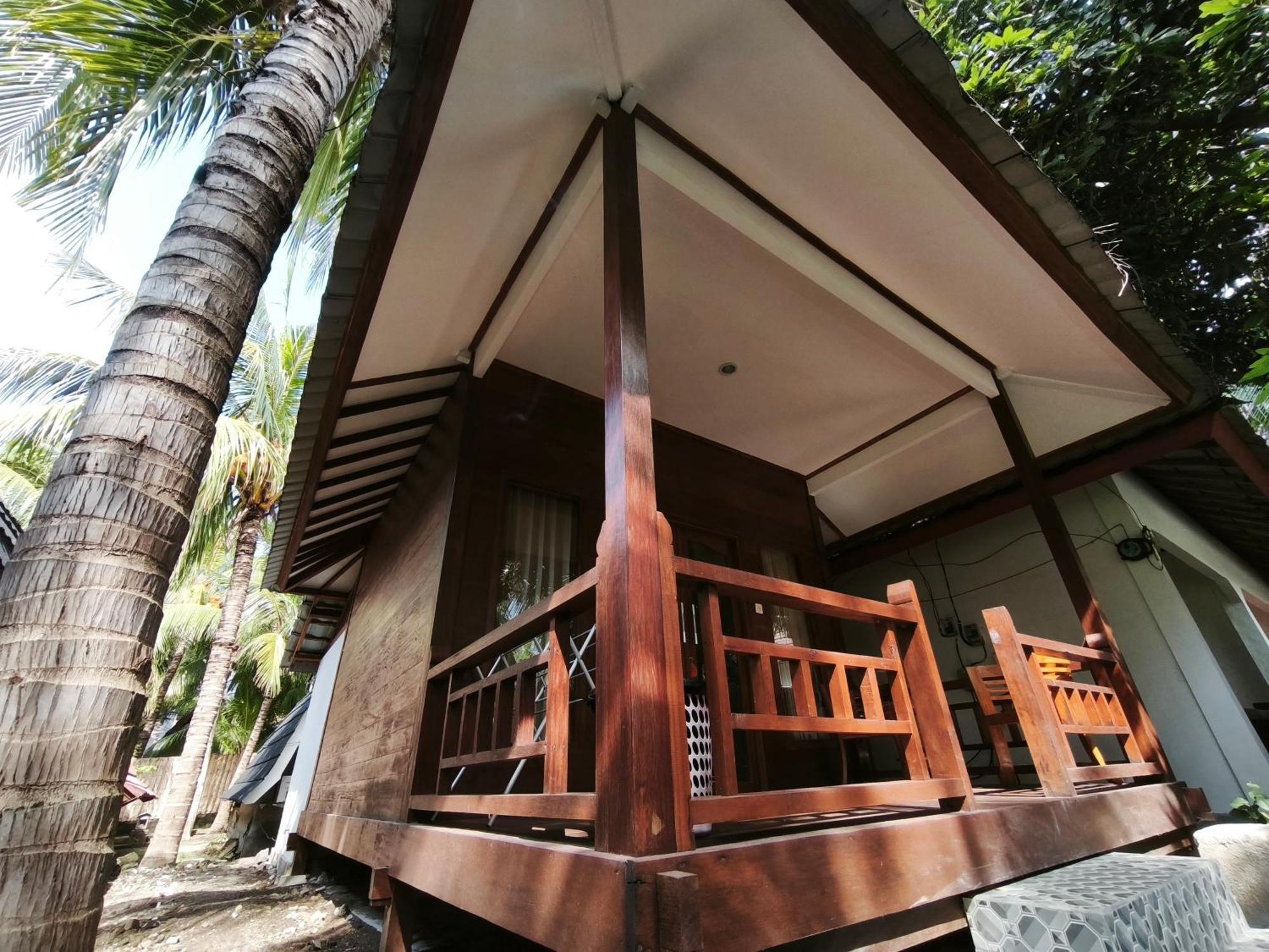 Matahari Bungalow 3 Гили Еър Екстериор снимка