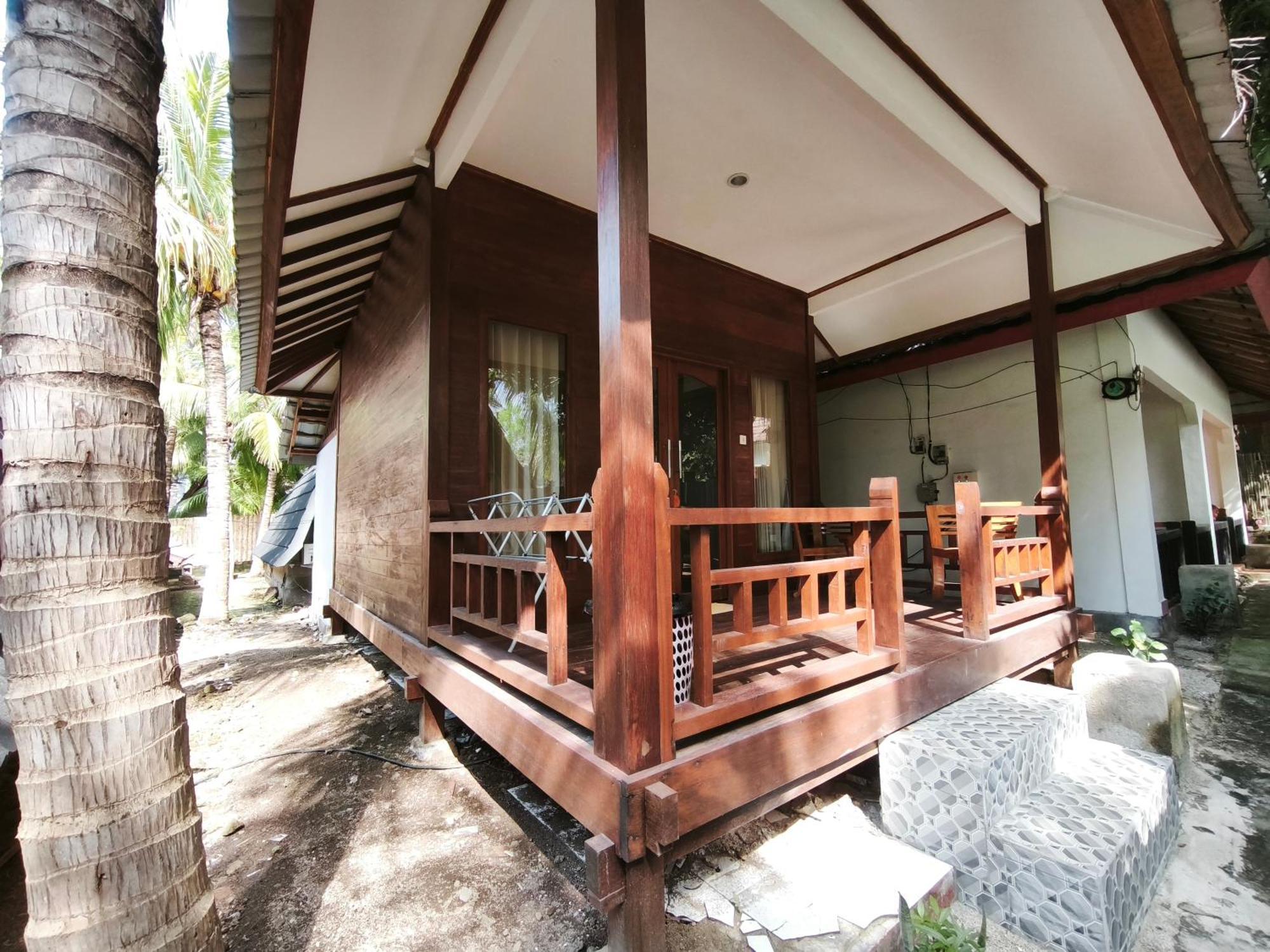Matahari Bungalow 3 Гили Еър Екстериор снимка