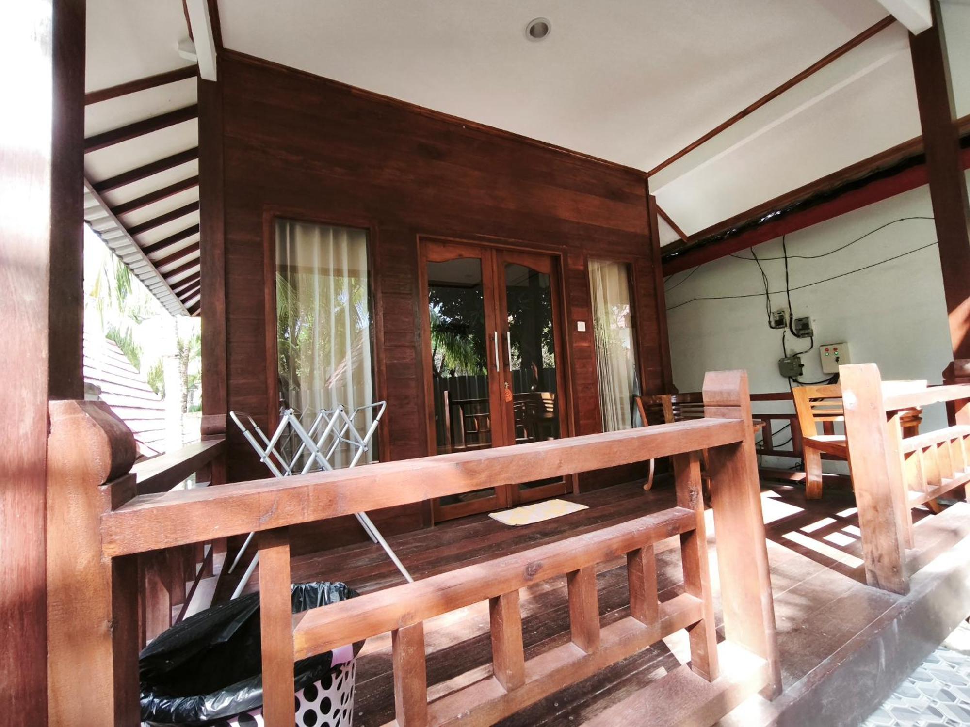 Matahari Bungalow 3 Гили Еър Екстериор снимка