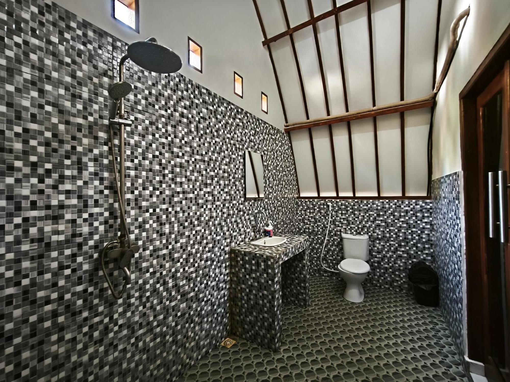 Matahari Bungalow 3 Гили Еър Екстериор снимка